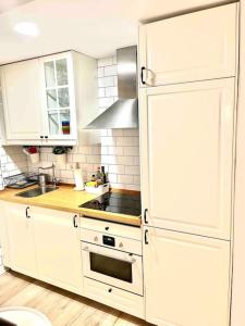 A kitchen or kitchenette at Apartamento recién reformado dos plantas