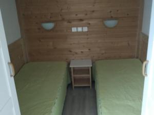 Appartement Valloire, 4 pièces, 8 personnes - FR-1-263-94にあるベッド