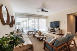 Posezení v ubytování Luxury Beach Apartment at El Portillo - no extra fees