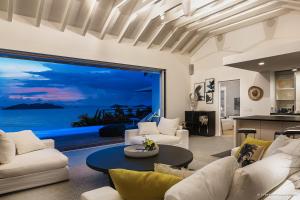 Gallery image of Infiniti Entire Luxury Villa Breath Taking View in St Barth in Pointe Milou +19 photos