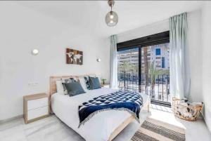 Ein Bett oder Betten in einem Zimmer der Unterkunft Beautiful 2 Bedrooms Apartment In Puerto Banus