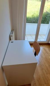 Zdjęcie z galerii obiektu Appartement lumineux T3 avec jardin privatif à Hendaye - Parking et wif gratuit w mieście Hendaye