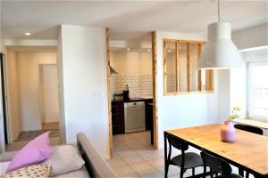 Kuhinja oz. manjša kuhinja v nastanitvi 5 mn Zenith Grande Halle Auvergne,pied de Gergovie,Garage,Netflix