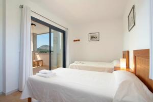 Fotografia z galérie ubytovania Beautiful Modern Pollensa Villa Finca La Vinya Gran 5 Bedrooms Private Pool v destinácii Pollença