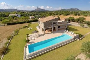 Fotografia z galérie ubytovania Beautiful Modern Pollensa Villa Finca La Vinya Gran 5 Bedrooms Private Pool v destinácii Pollença