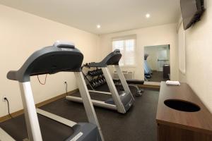 Fitness centrum a/nebo fitness zařízení v ubytování Extended Suites Tijuana Macroplaza