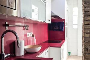 Kuchyňa alebo kuchynka v ubytovaní Enjoy Apartment 4 pax at Ruzafa with sunny terrace