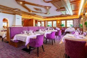 Restoran või mõni muu söögikoht majutusasutuses Hotel Bergkristall