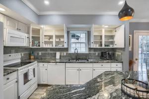 Galeriebild der Unterkunft Family Fun Getaway near Cascade Lake in Warwick NY in Warwick + 78 Fotos