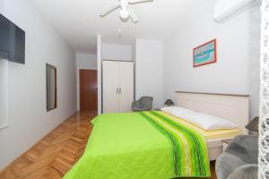 Postel nebo postele na pokoji v ubytování Double Room Pasman 4309d