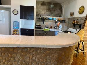 Kuchyň nebo kuchyňský kout v ubytování HABITACIONES EN VALLARTA 6 CUADRAS MALECON