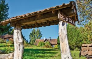 Vonkajšia záhrada v ubytovaní Four-Bedroom Holiday Home In Milakowo