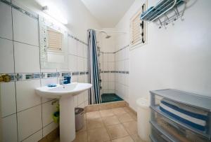 Koupelna v ubytování Complexe La Providencia - Villa, Duplex, Studio, jacuzzi