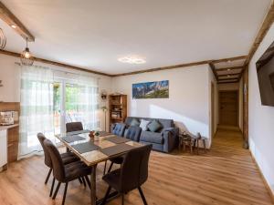 Posedenie v ubytovaní Haus Hüttenberger