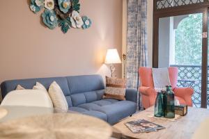 Posezení v ubytování 1 Bedroom at Yansoon 4, Downtown Old Town with Garden View
