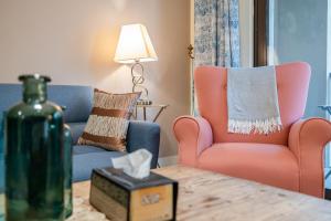 Posezení v ubytování 1 Bedroom at Yansoon 4, Downtown Old Town with Garden View