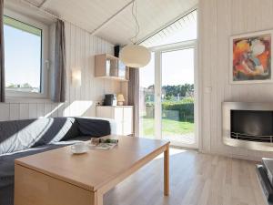 Posezení v ubytování Two-Bedroom Holiday home in Grömitz 10