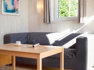 Posezení v ubytování Two-Bedroom Holiday home in Grömitz 10