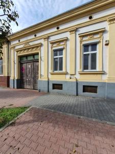 Budova, v ktorej sa apartmán nachádza