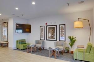 Khu vực ghế ngồi tại Quality Inn & Suites Bethany - Oklahoma City West