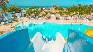 Bazén v ubytování Hotel Royal Jinene Sousse nebo v jeho okolí