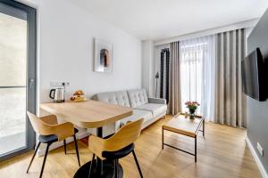 Μια τηλεόραση ή/και κέντρο ψυχαγωγίας στο Apart House, Tylna 20