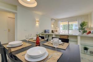 Zdjęcie z galerii obiektu 2 Bed Apartment w/Pool close to Beach + Amenities w mieście Sitio de Calahonda