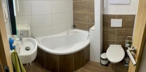 A bathroom at Severan New Appartement 1