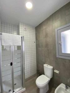 Łazienka w obiekcie Apartamentos Casa Macías