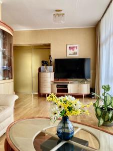 Μια τηλεόραση ή/και κέντρο ψυχαγωγίας στο HomeinRiga