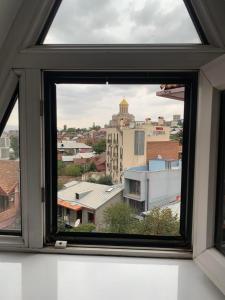 Vista generica su Tbilisi o vista sulla città dall'interno dell'hotel