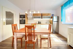Kuchyň nebo kuchyňský kout v ubytování Apartman BOR Krk