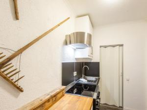Kuchnia lub aneks kuchenny w obiekcie Apartment in Bichlbach near Ski Slopes