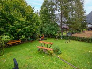 Ogród w obiekcie Apartment in Bichlbach near Ski Slopes