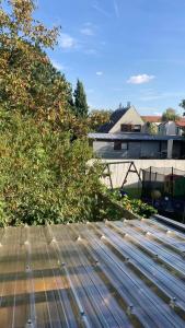 - une vue depuis le toit d'une maison dans l'établissement Garden Duplex, à Sundhoffen