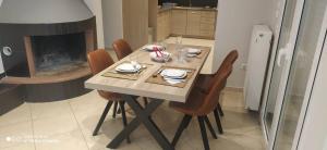 Fotografie z fotogalerie ubytování The Genius apartment 3 rooms, Α floor 3 υπνοδωμάτια, A όροφος v Aténách + 13 fotografií