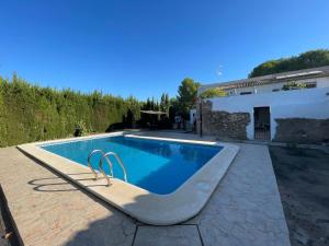 Bazén v ubytování Casas Rurales el Cabezo de la Torre nebo v jeho okolí