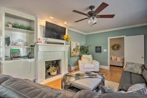 Kuchyň nebo kuchyňský kout v ubytování Columbia Cyclist Escape USC and Fort Jackson! + 17 fotografií