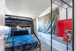 Postel nebo postele na pokoji v ubytování Old Texas Bunkhouse