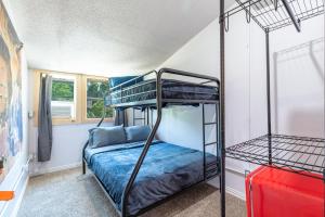 Postel nebo postele na pokoji v ubytování Old Texas Bunkhouse