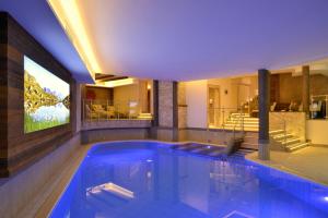 Hotel Jäger 3Sterne Superior游泳池或附近泳池