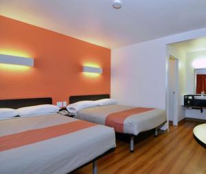 Postel nebo postele na pokoji v ubytování Motel 6-Laredo, TX - South