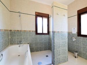 Koupelna v ubytování Villa in Andalusia with Private Pool & Sea Views