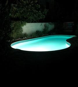 Zdjęcie z galerii obiektu Apartment pool few steps from beach green w mieście Zadar