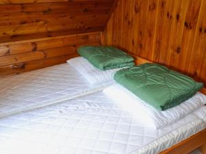 Postel nebo postele na pokoji v ubytování Chalet in Kyjov near Kyjovská Dam