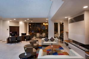 Posezení v ubytování Desert Iris Hotel