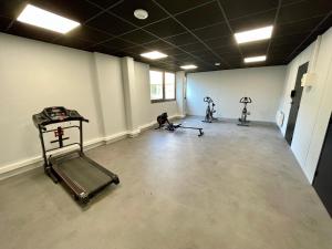 Fitness centrum a/nebo fitness zařízení v ubytování Nancy CHRU BRABOIS / Pôle Médecine