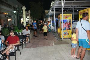 Επισκέπτες που μένουν στο HOTEL AGNI -ENOIKIAZOMENA DIAMERIZMATA