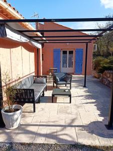Patio nebo venkovní prostory v ubytování " LE CHABASSOLE " CHAMBRES D'HÔTES - GORGES du VERDON + 13 fotografií