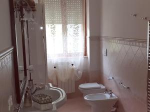 Kúpeľňa v ubytovaní casa papillon + 24 fotografií